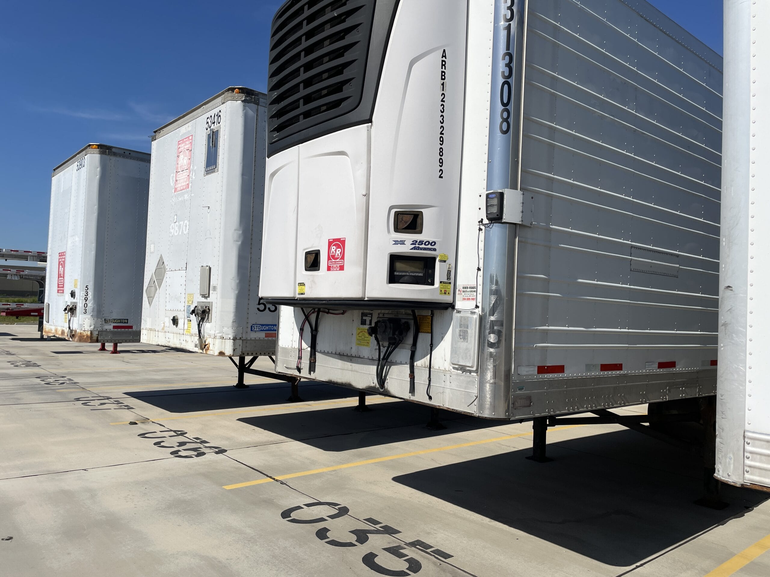 Refrigerated van trailer at River-Roads sales and leasing