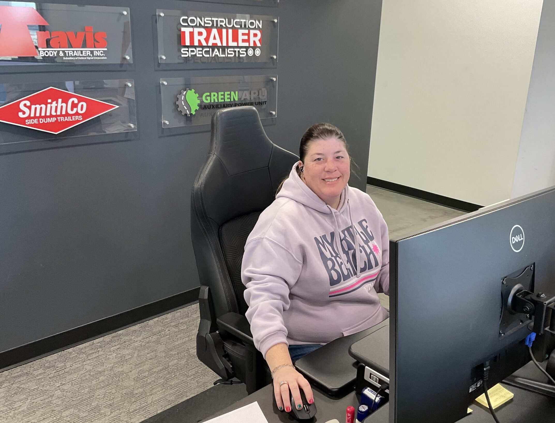 Shelley at Front Shelley at the River-Roads Front Desk