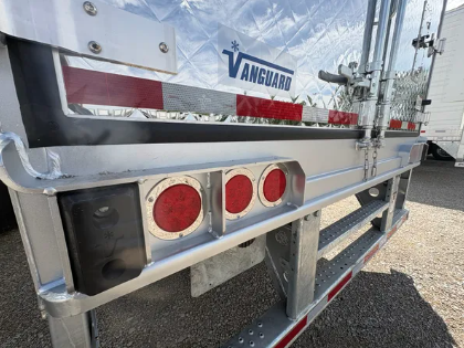 Vanguard Reefer – 3 Rear view of Vanguard Reefer Trailer by River-Roads sales and leasing