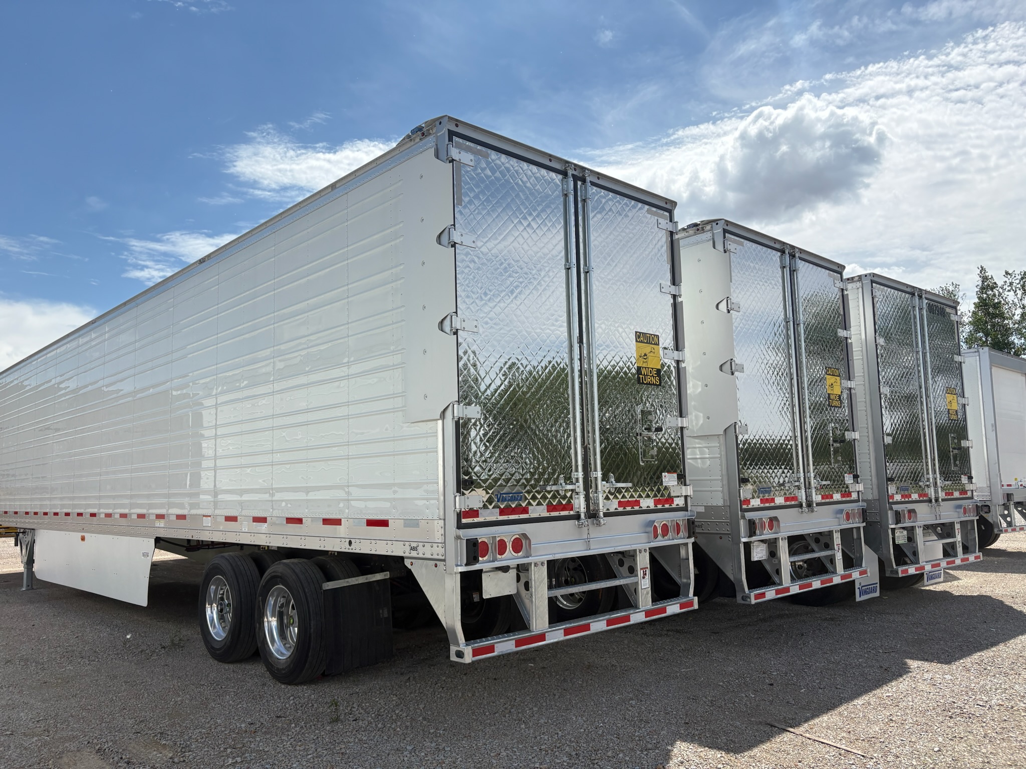 Vanguard Reefers parked at River-Roads Sales and Leasing - St. Louis, MO.